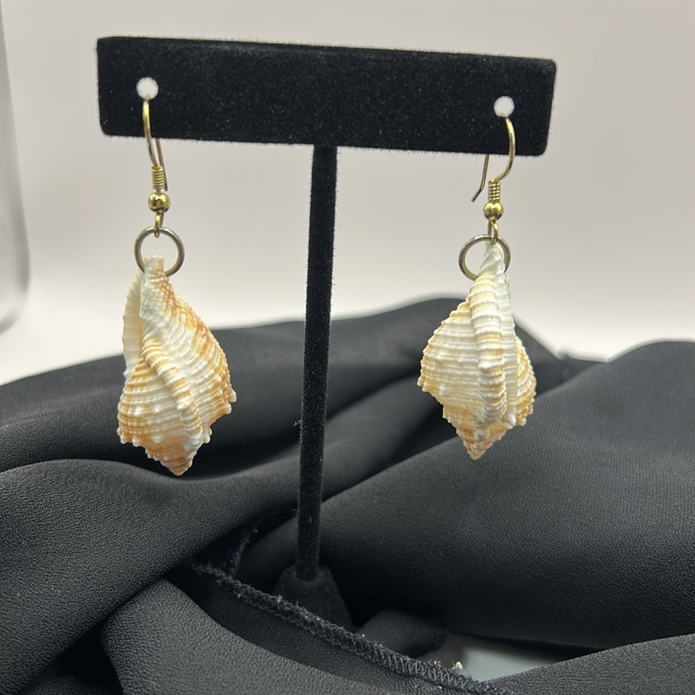 Colorful Fish and Shell Earrings - Picture 2 of 8